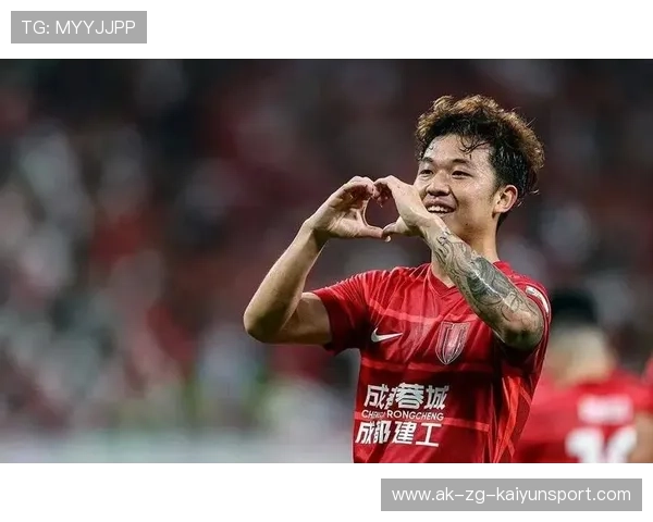 成都蓉城严鼎皓前场传切助攻锋线：新时代足球的亮眼亮点